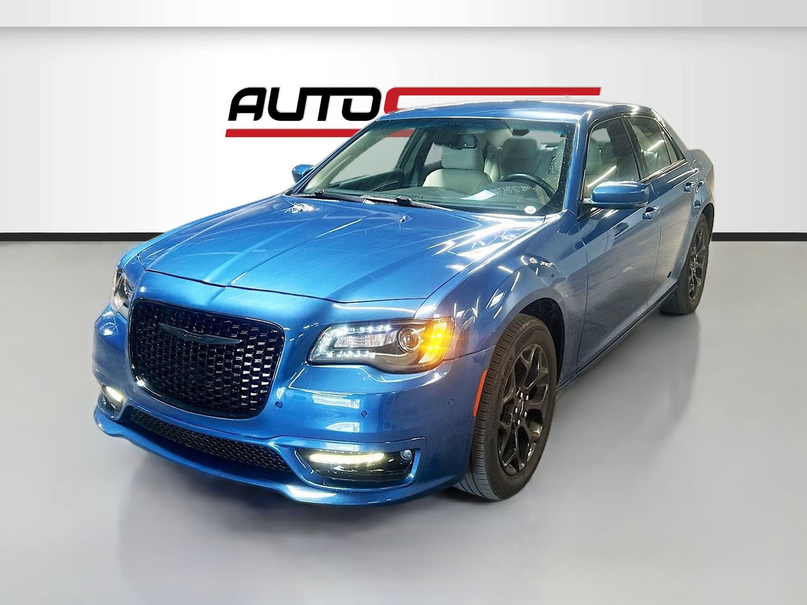 Used 2022 Chrysler 300 Touring L AWD/4WD image 3