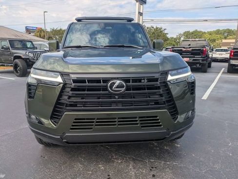 Used 2024 Lexus GX 550 w/ Accessory Package (31) AWD/4WD image 10