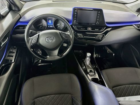Certified 2021 Toyota C-HR XLE FWD image 4