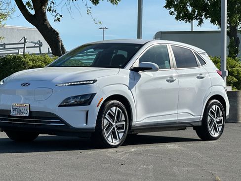 Used 2023 Hyundai Kona SE w/ Cargo Package FWD image 8