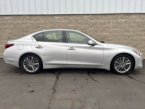Used 2018 INFINITI Q50 Luxe w/ Essential Package (3.0T Luxe) image 2
