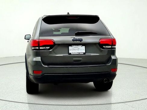 Used 2019 Jeep Grand Cherokee Laredo RWD image 6
