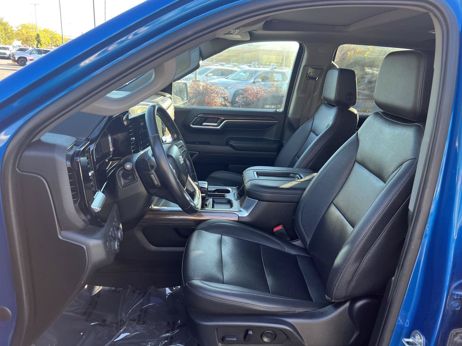 Used 2022 Chevrolet Silverado 1500 RST AWD/4WD image 24