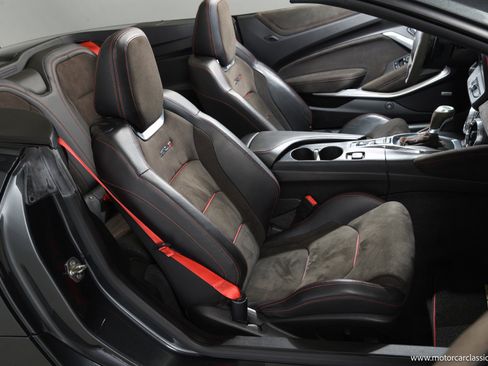 Used 2017 Chevrolet Camaro ZL1 RWD image 32