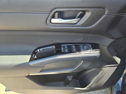 New 2026 Nissan Pathfinder SL AWD/4WD image 13