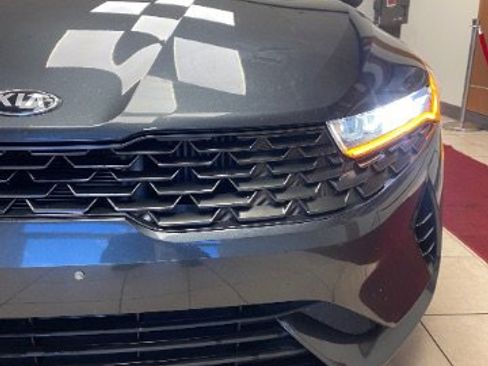 Used 2021 Kia K5 LXS image 11