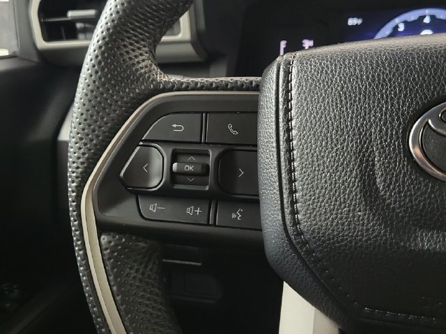 Used 2024 Toyota Tacoma SR5 w/ SR5 Upgrade Package AWD/4WD image 26