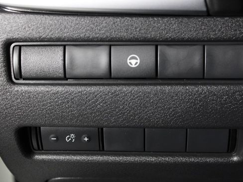 Certified 2023 Nissan Rogue SV FWD image 24