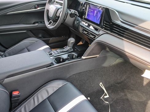 New 2026 Toyota Camry SE FWD image 19