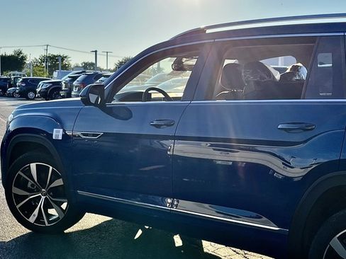 New 2026 Volkswagen Atlas SEL Premium R-Line AWD/4WD image 19