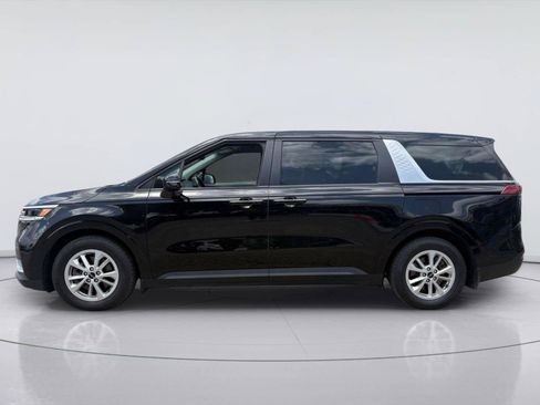 Used 2022 Kia Carnival LX FWD image 8