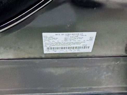 Used 2018 Ford Explorer XLT image 29