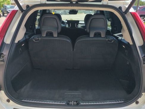 Used 2019 Volvo XC90 T5 Momentum w/ Multimedia Package AWD/4WD image 13