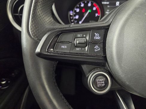Used 2020 Alfa Romeo Stelvio Ti w/ Active Blind Spot Package AWD/4WD image 18