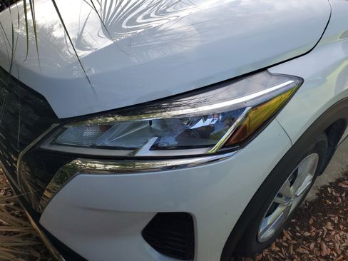 Used 2024 Nissan Kicks S image 2