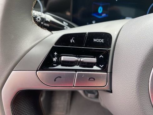 Used 2023 Hyundai Elantra SEL w/ Convenience Package image 15