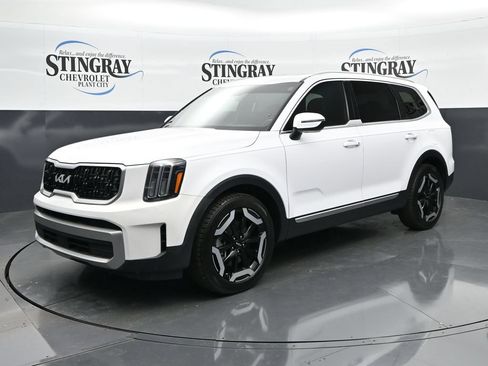 Used 2023 Kia Telluride EX FWD image 3