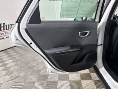 Used 2025 Kia K4 FWD image 17