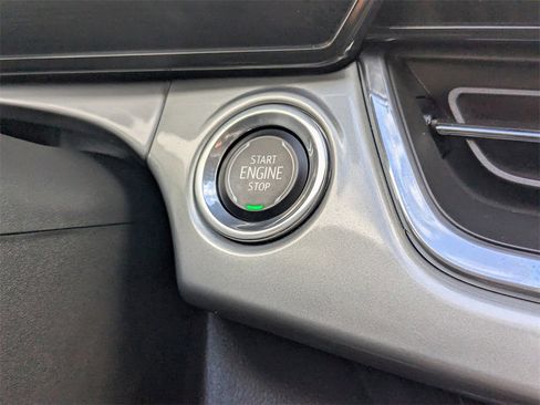 Certified 2025 Chevrolet Trax LT w/ LT Convenience Package image 19