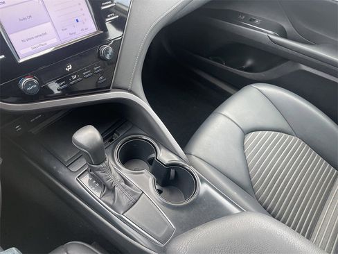 Used 2019 Toyota Camry SE image 21