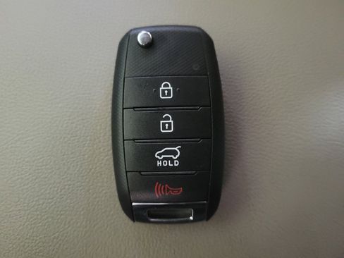 Used 2019 Kia Sorento FWD image 32