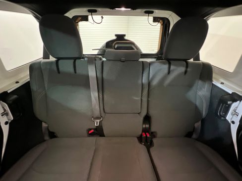 Used 2024 Jeep Wrangler Unlimited Sahara AWD/4WD image 25