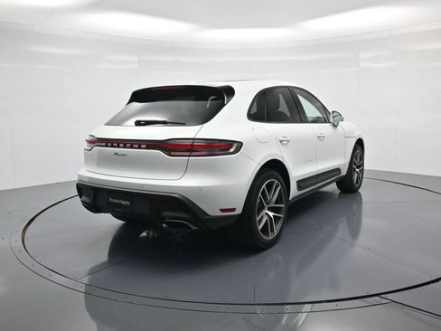 Certified 2026 Porsche Macan AWD/4WD image 30