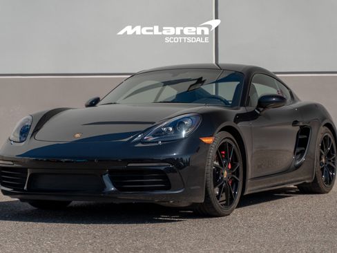 Used 2025 Porsche 718 Cayman S w/ Premium Package RWD image 3