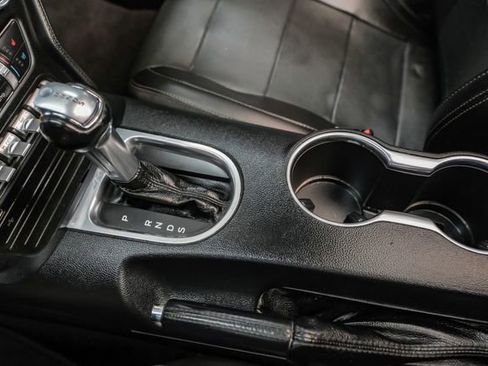 Used 2018 Ford Mustang Premium image 31