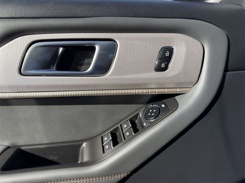 Certified 2025 Ford Explorer Active w/ Active Comfort Package image 23
