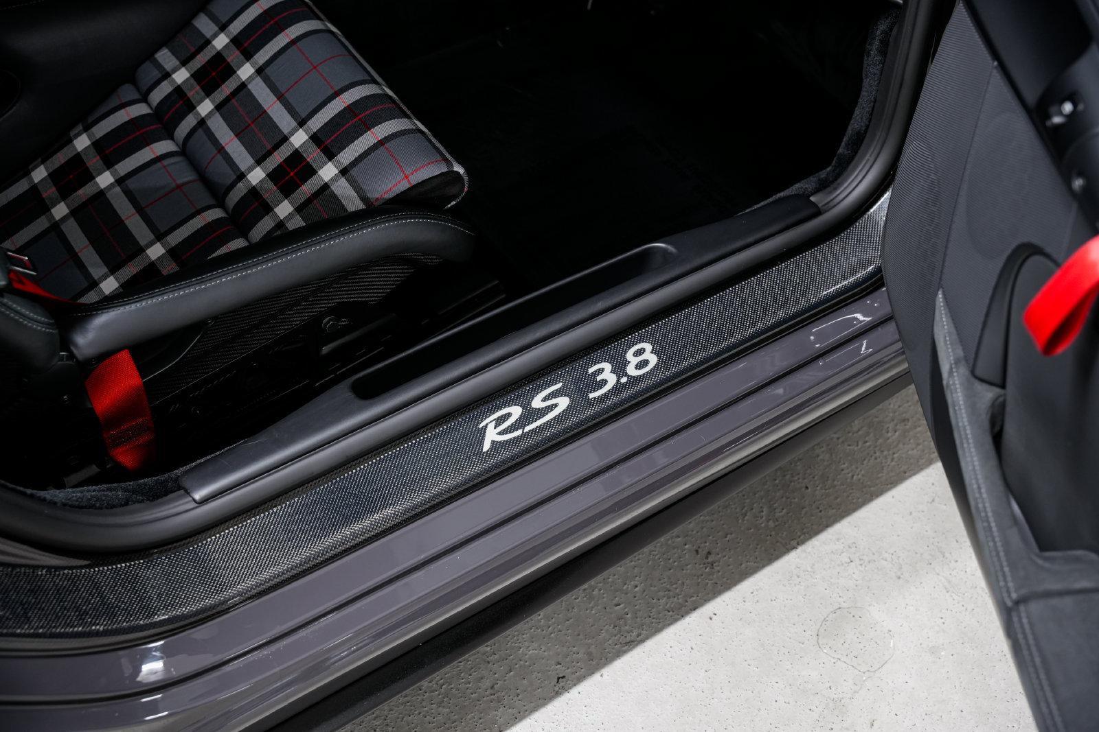 Used 2011 Porsche 911 GT3 RS RWD image 23