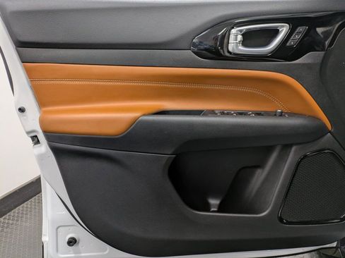 Used 2024 Jeep Compass Limited w/ Elite Group image 8