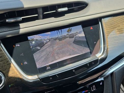 Used 2021 Cadillac XT6 Premium Luxury FWD image 21