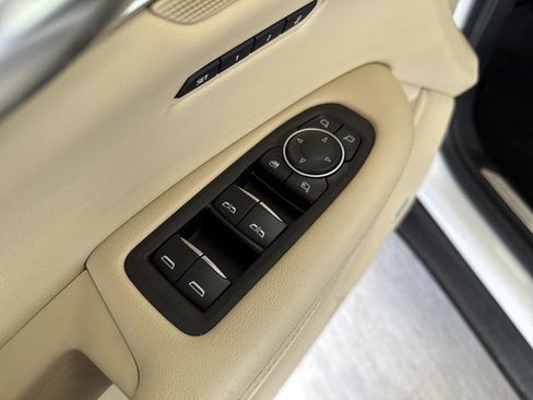 Used 2019 Cadillac XT5 Premium Luxury image 9