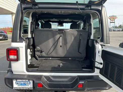 Used 2025 Jeep Wrangler Sport image 22