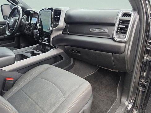 Used 2024 RAM 3500 Big Horn w/ Night Edition AWD/4WD image 18
