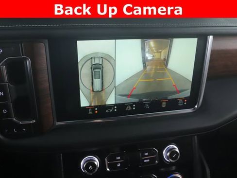 Used 2023 GMC Yukon Denali Ultimate AWD/4WD image 27