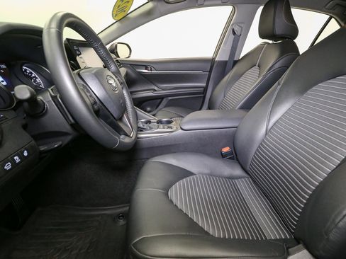 Used 2024 Toyota Camry SE image 43