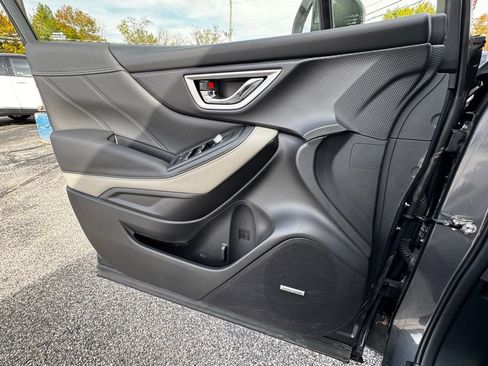 Used 2024 Subaru Forester Limited image 27