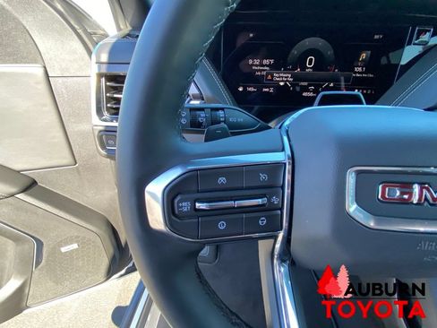 Used 2025 GMC Yukon Elevation AWD/4WD image 42
