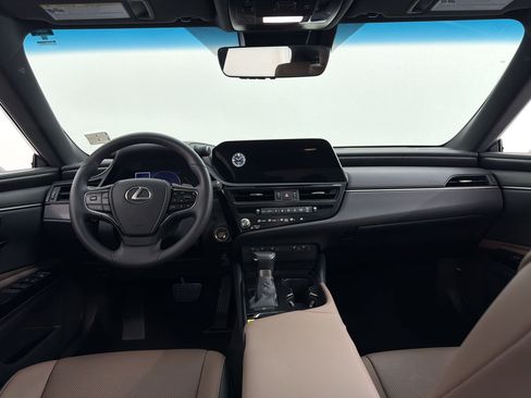 Certified 2023 Lexus ES 250 w/ Premium Package AWD/4WD image 17