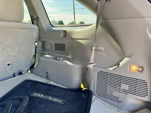 Used 2016 Toyota Highlander Limited image 13