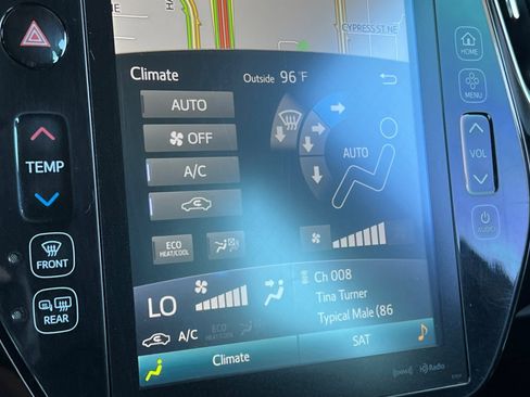 Used 2018 Toyota Prius Prime Premium image 21