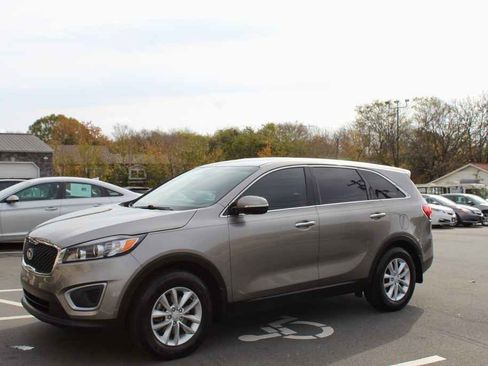 Used 2018 Kia Sorento L image 1