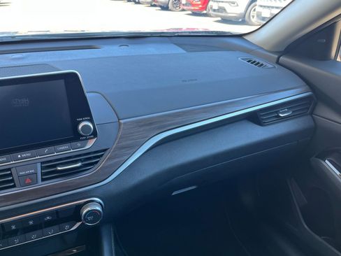 Used 2023 Nissan Altima 2.5 SV image 34