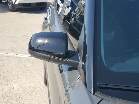 Used 2024 Hyundai Venue Limited FWD image 10