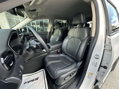 Used 2025 Honda Pilot EX-L image 19