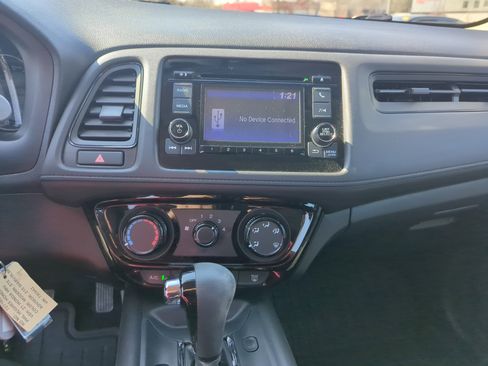 Used 2021 Honda HR-V LX image 26