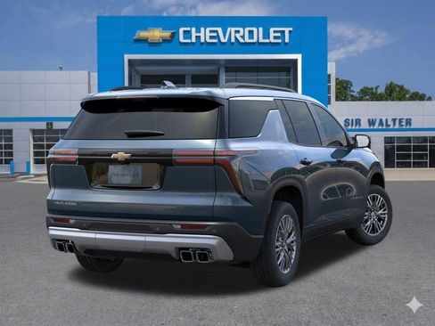 New 2026 Chevrolet Traverse LT w/ Driver Confidence Package FWD image 5