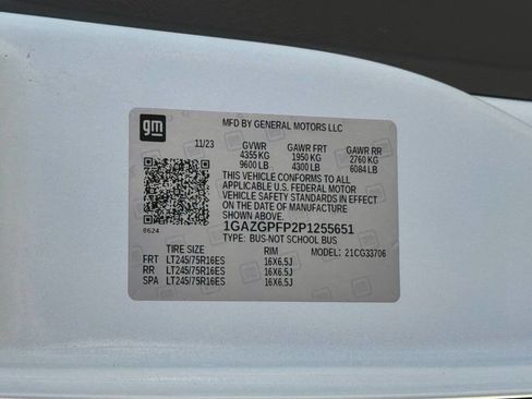 Used 2023 Chevrolet Express 3500 LT w/ LT Preferred Equipment Group image 20